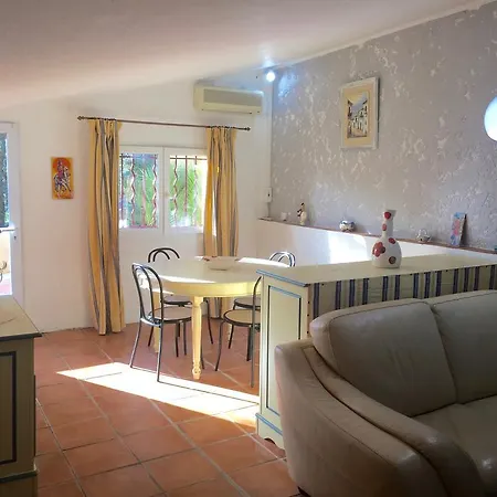 شقة La Petite Maison D'athenopolis غريمو